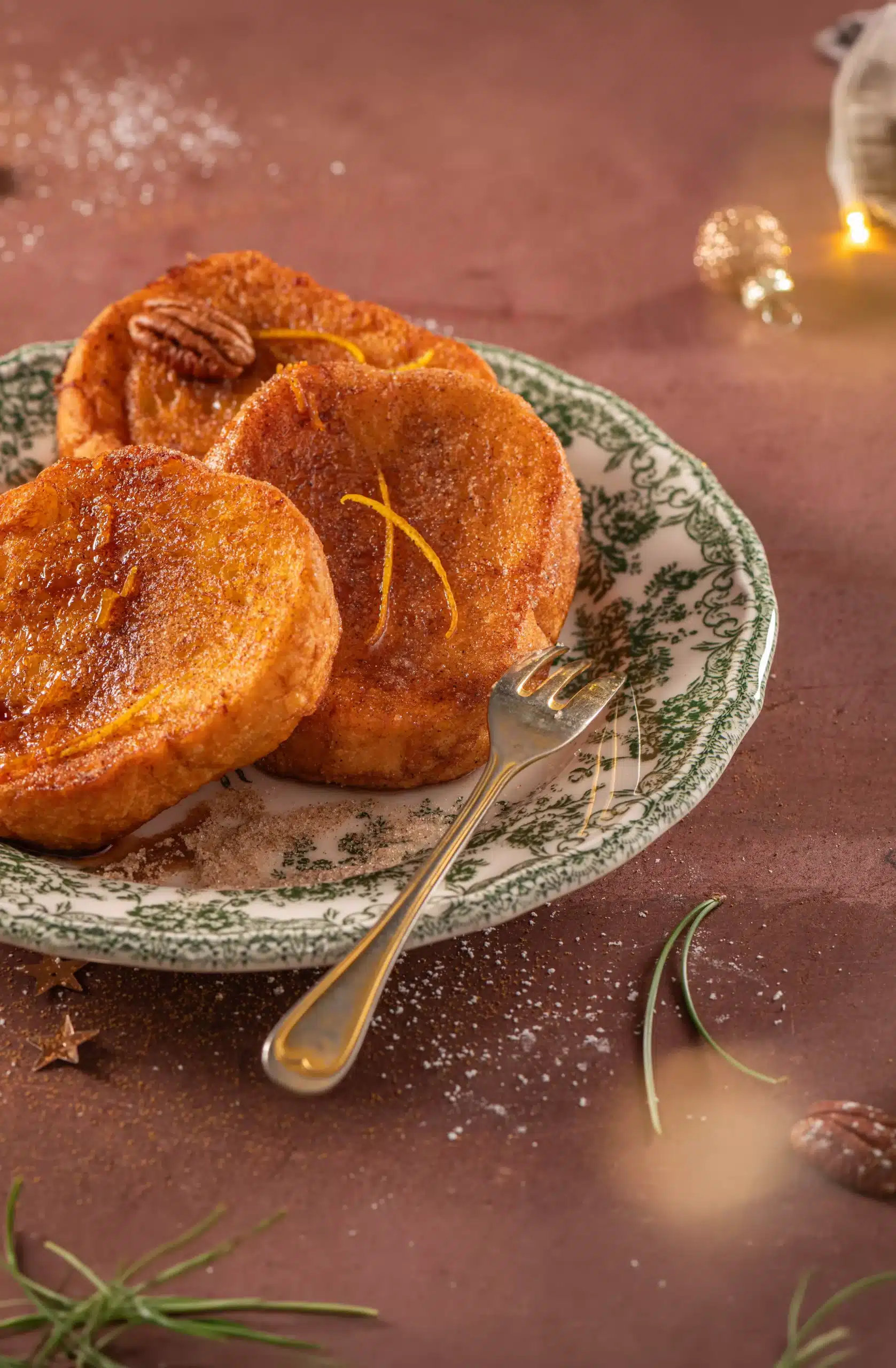Verloren brood met gouden siroop