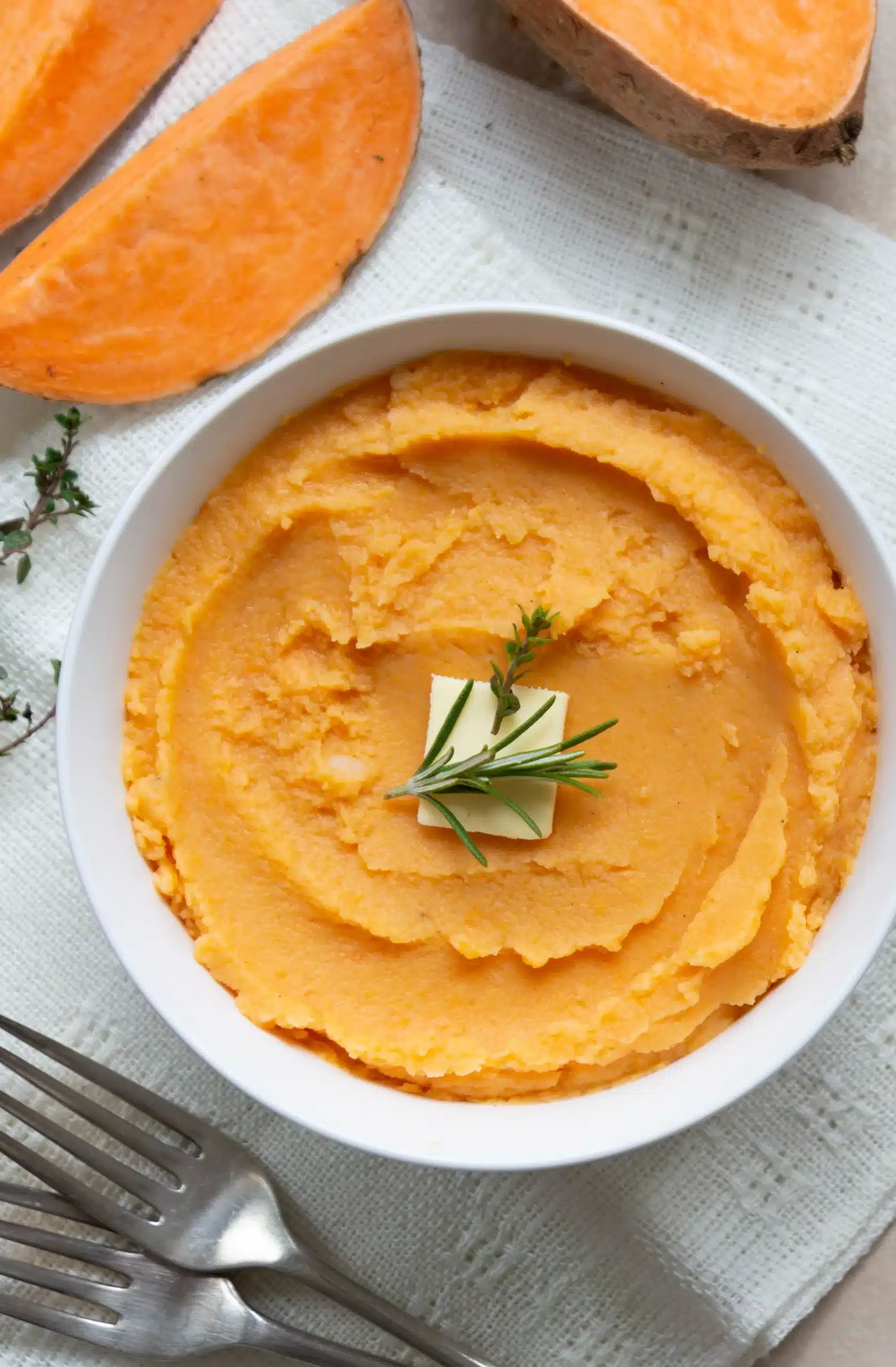 Aardappel- en wortelpuree oranje